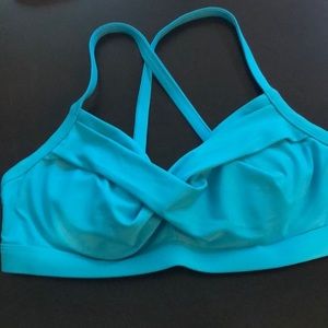 Athleta 36 B/C Twister Bikini Top